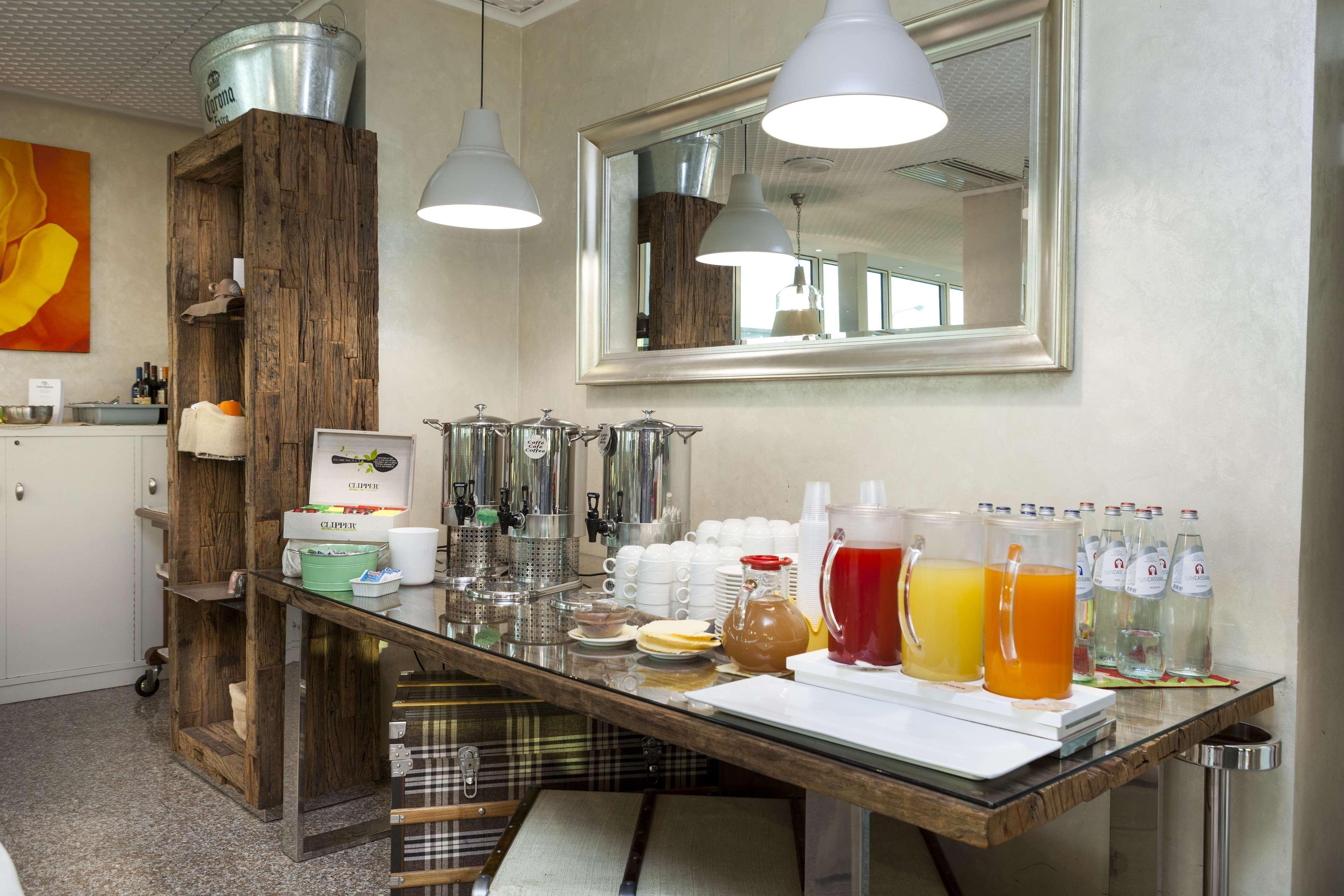 Best Western Maison B Hotel Римини Удобства фото