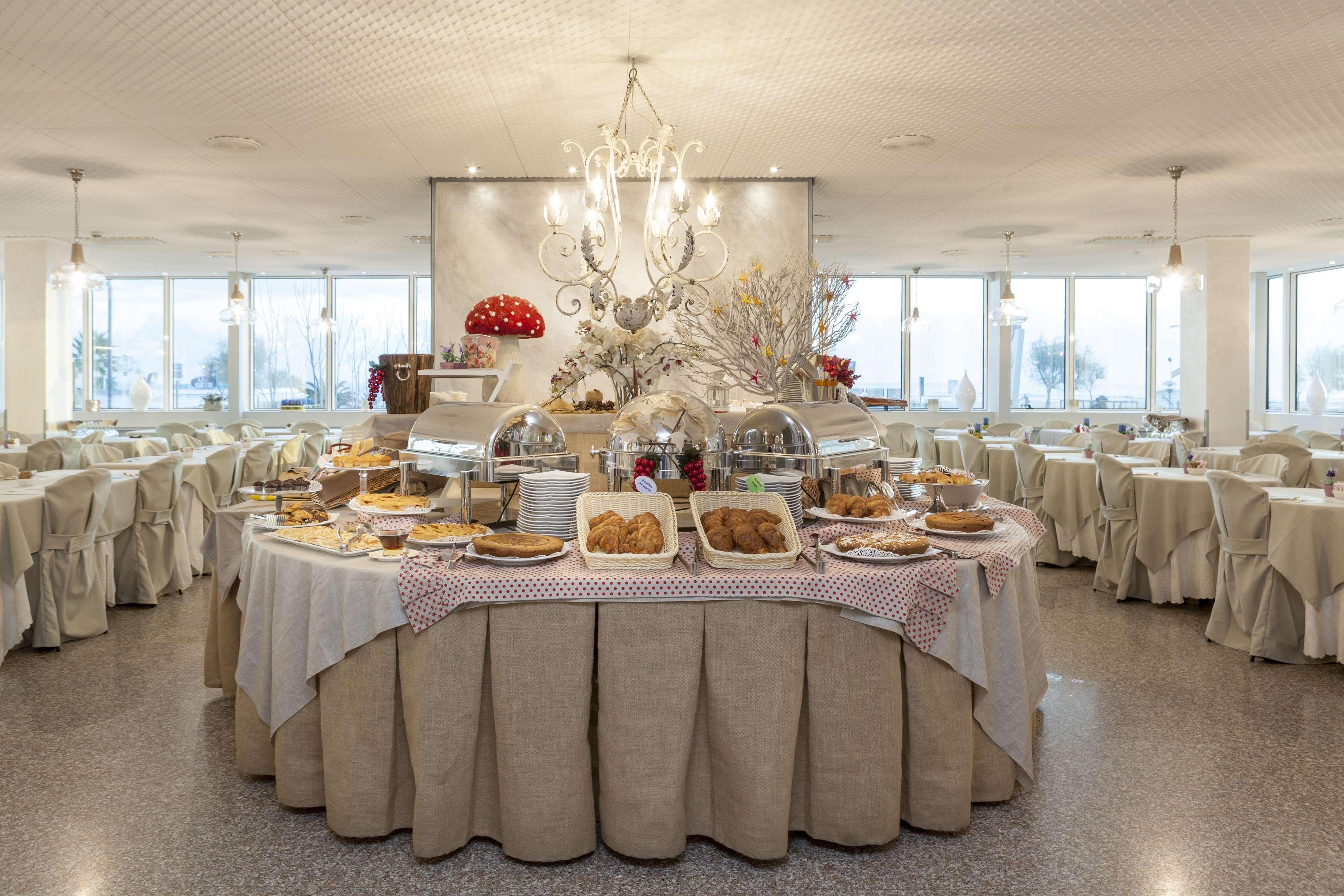 Best Western Maison B Hotel Римини Удобства фото