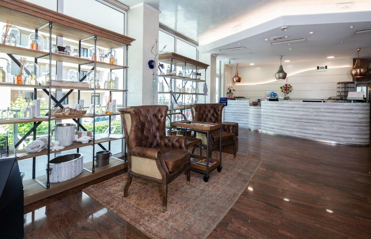 Best Western Maison B Hotel Римини Экстерьер фото