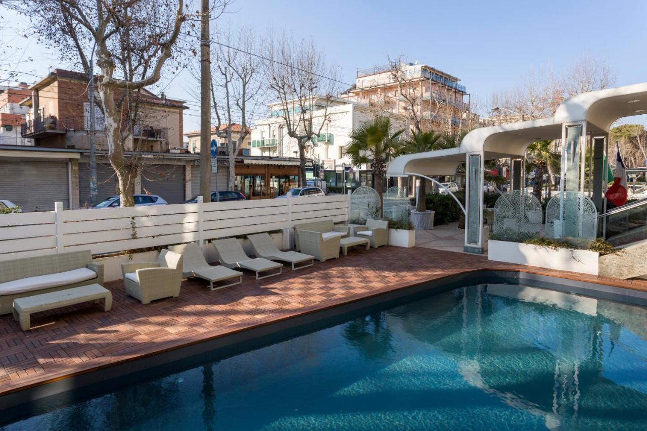 Best Western Maison B Hotel Римини Экстерьер фото