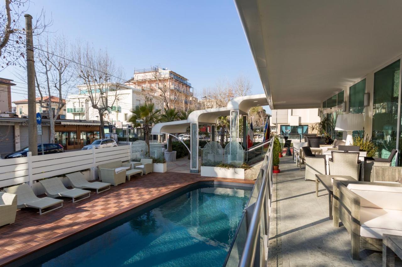 Best Western Maison B Hotel Римини Экстерьер фото